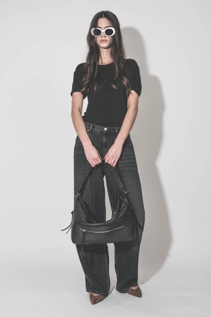 Sac Lucky Hobo large J&eacute;r&ocirc;me Dreyfuss en cuir de buffle noir finition m&eacute;tal argent&eacute;, port&eacute; &agrave; la main.