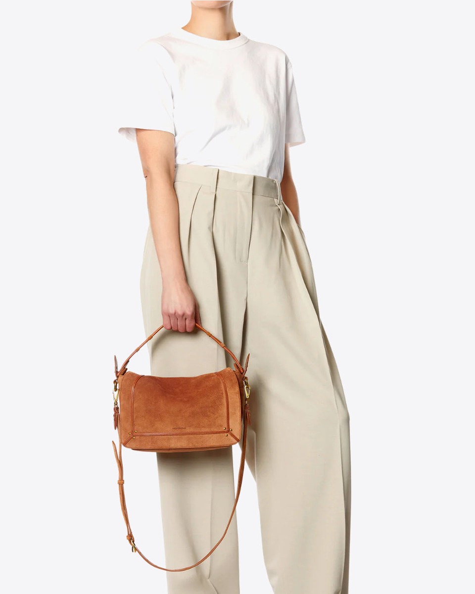 Sac Pepito M Jérôme Dreyfuss en cuir suédé caramel porté main.