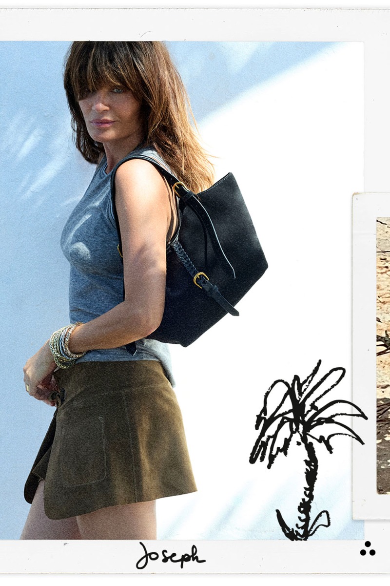 Sac cabas Joseph S Jérôme Dreyfuss en cuir suédé noir, porté par Helena Christensen à l'épaule et photographié par Germain Chauveau à Ibiza.