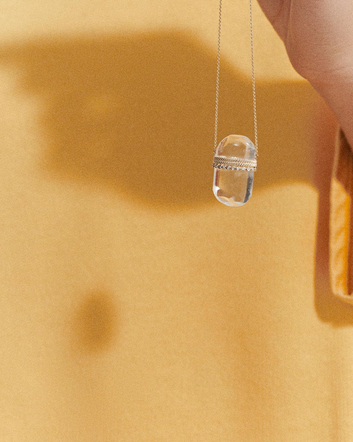 Pascale Monvoisin Collier Jil Crystal sur chaine en or.