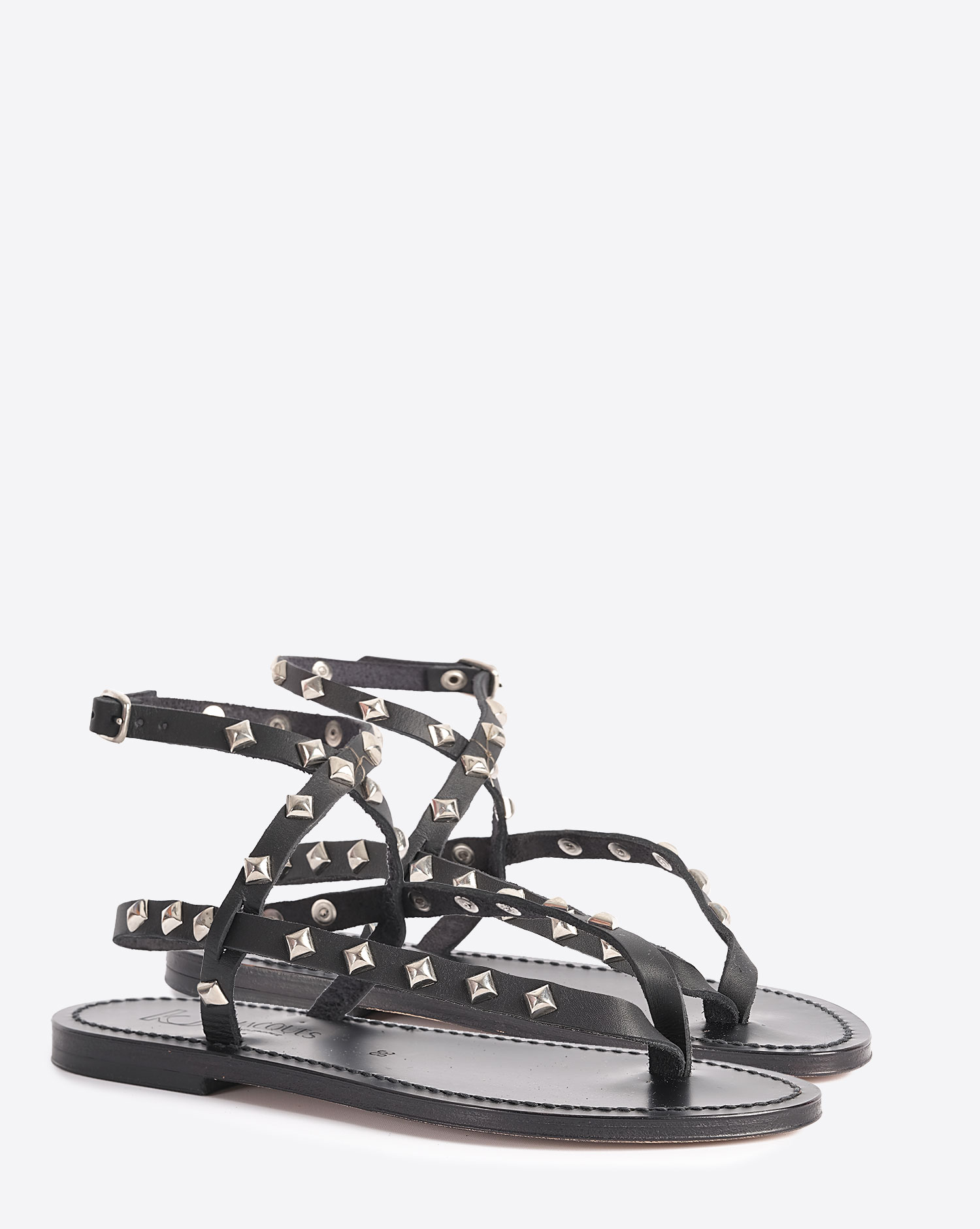 Produit Sandales plates Deltapyr en cuir noir avec clous K.Jacques. Face.