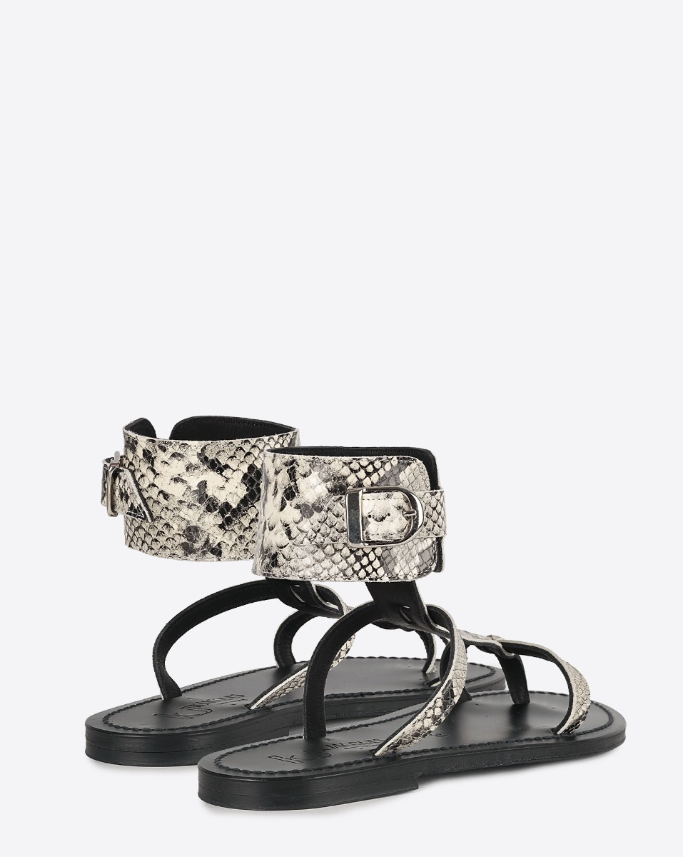 Sandales plates Caravelle K.Jacques St-Tropez en cuir effet python Kampal Duna. Vue de dos.