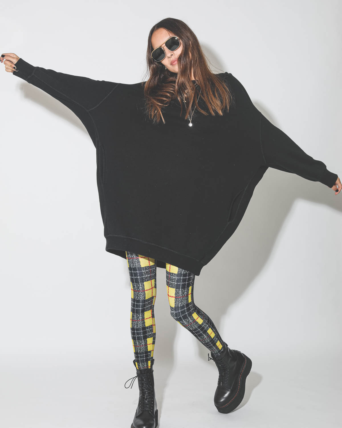 Image du produit R13 Grunge Sweatshirt Dress - Sand Washed Black - 2