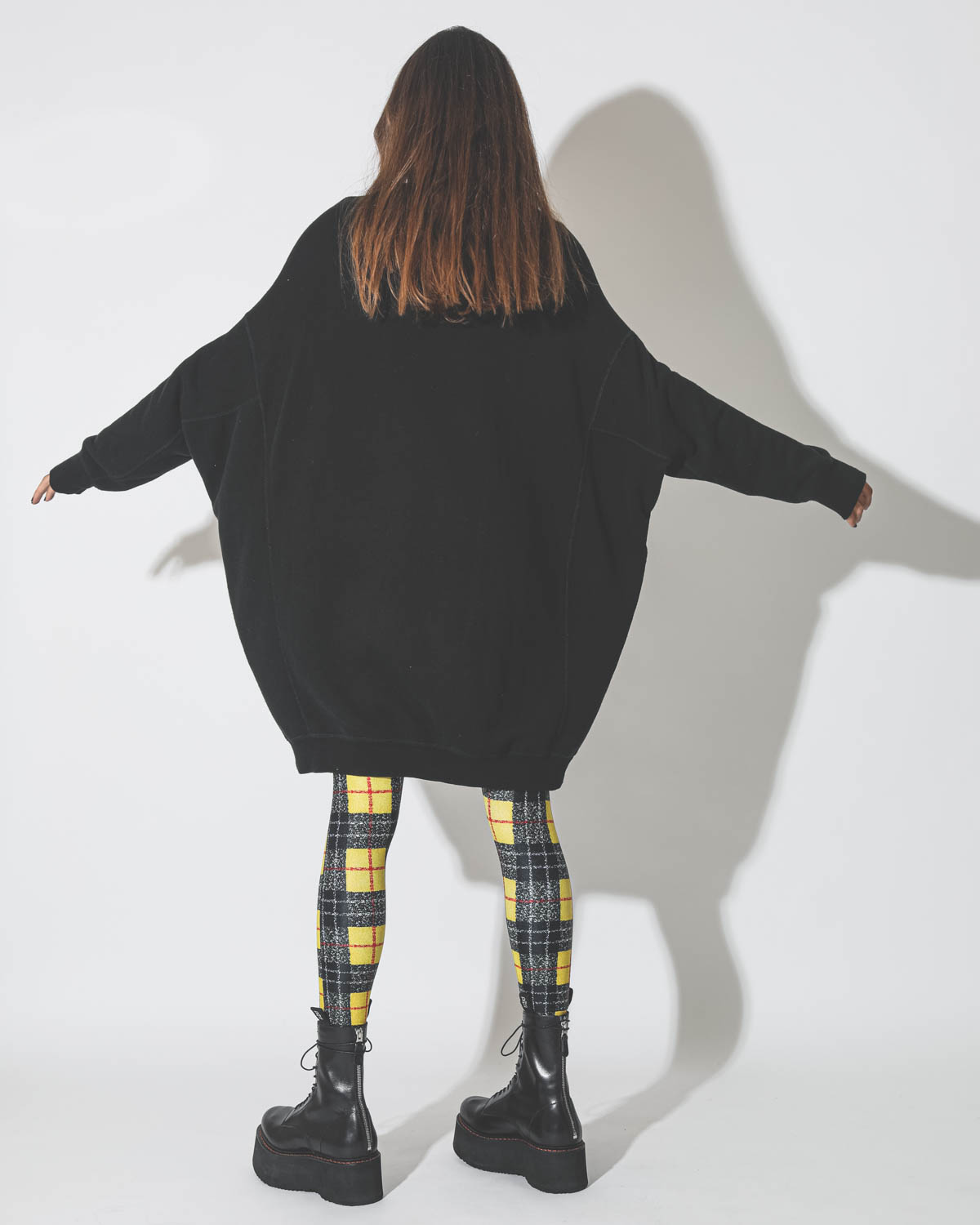 Image du produit R13 Grunge Sweatshirt Dress - Sand Washed Black - 4