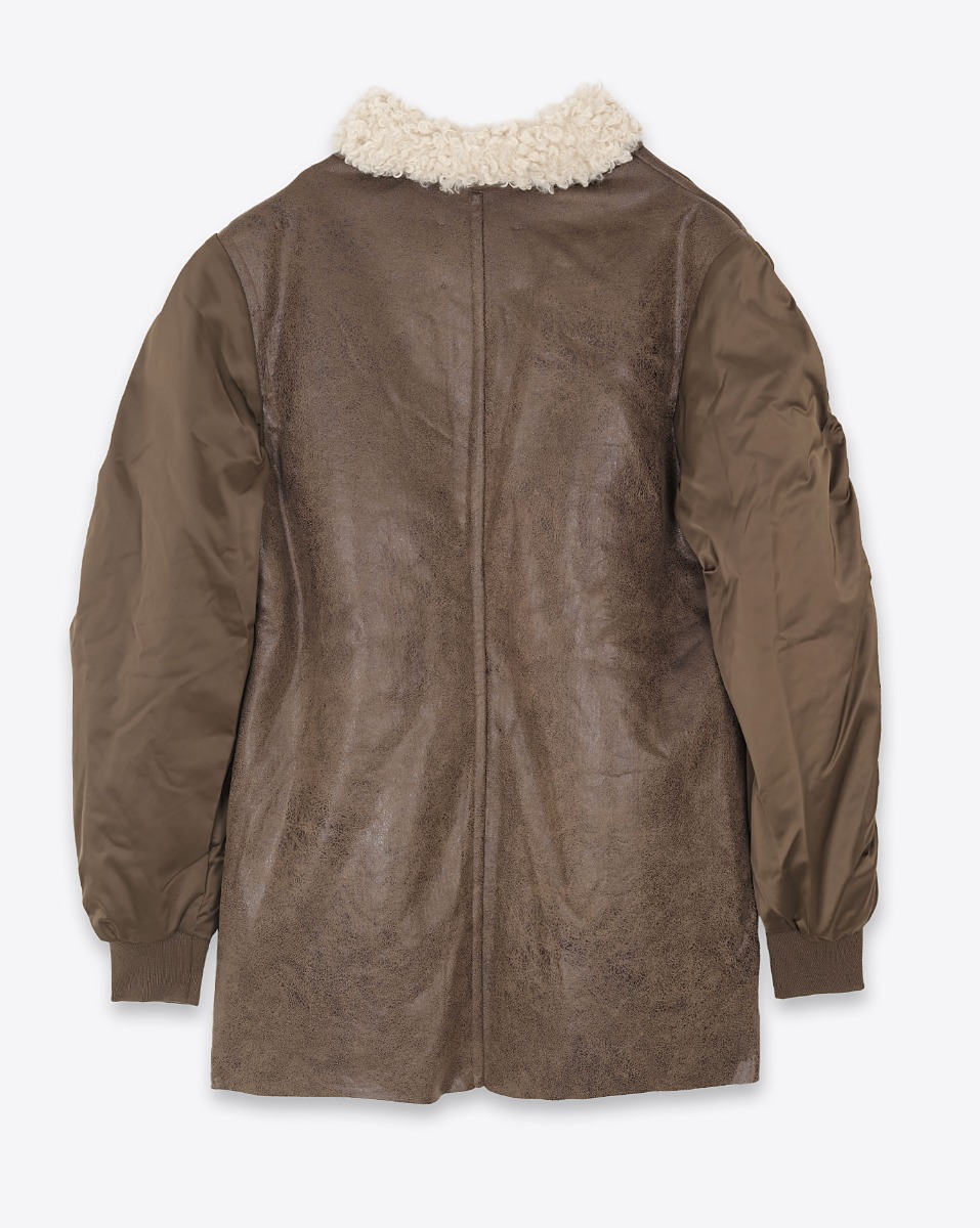 Manteau Ivana Isabel Marant Etoile en faux cuir effet mouton et manches bomber. Vue de dos.