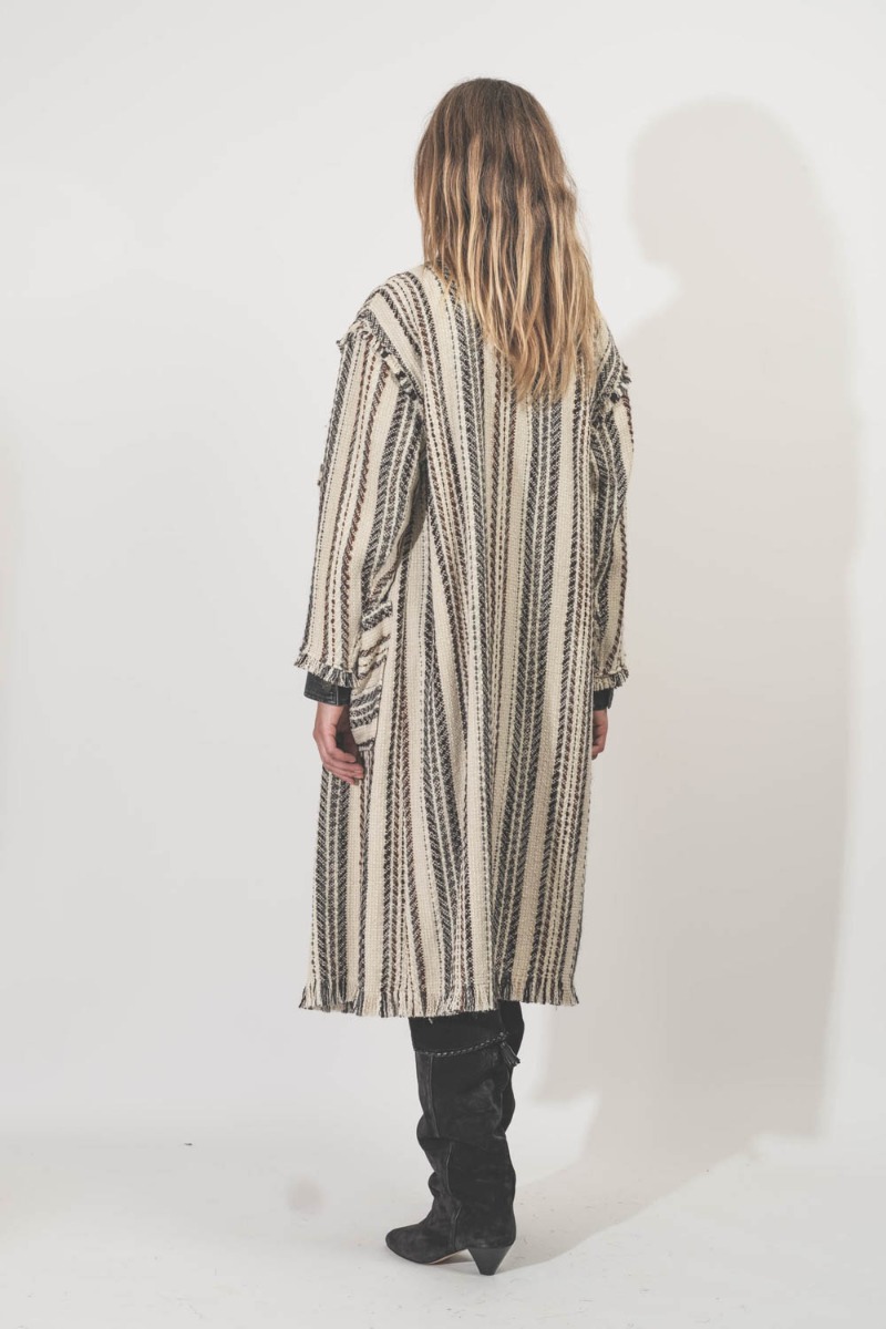 Manteau long à rayures Initaf Isabel Marant Etoile en coton et laine mélangés écru. Porté de dos.