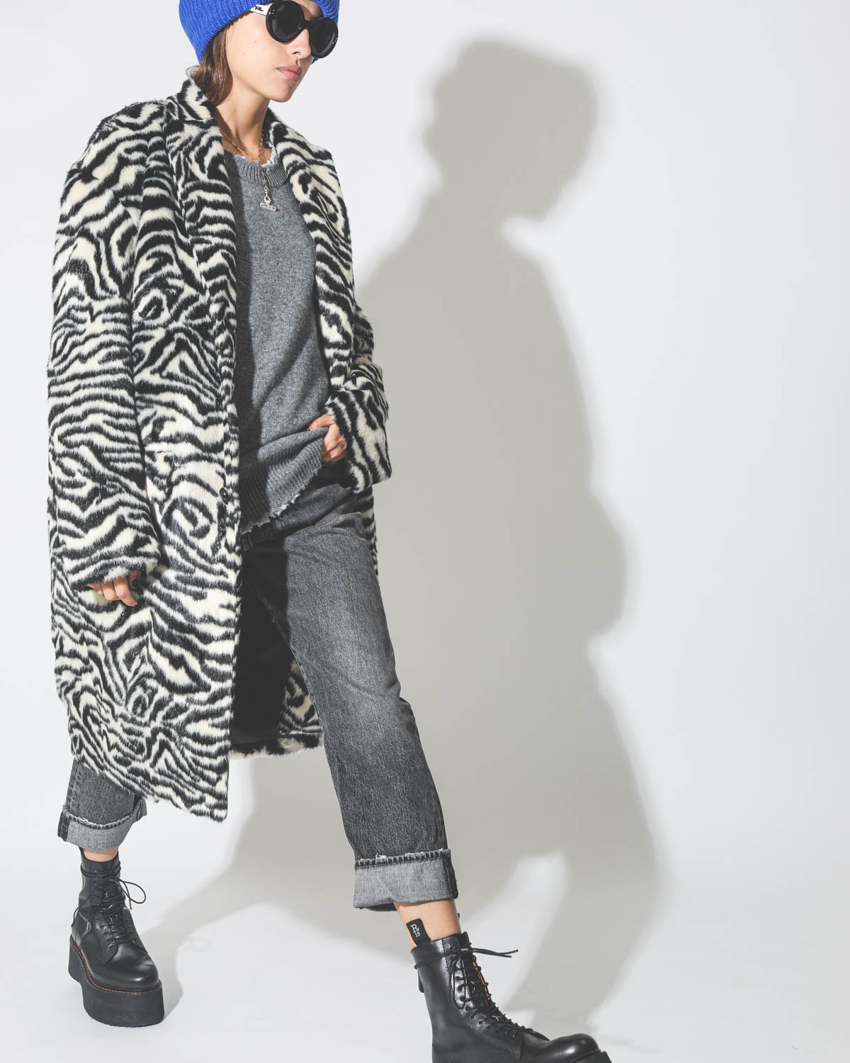 Manteau Teddy Bear R13 Denim imprimé zèbre noir et blanc. 