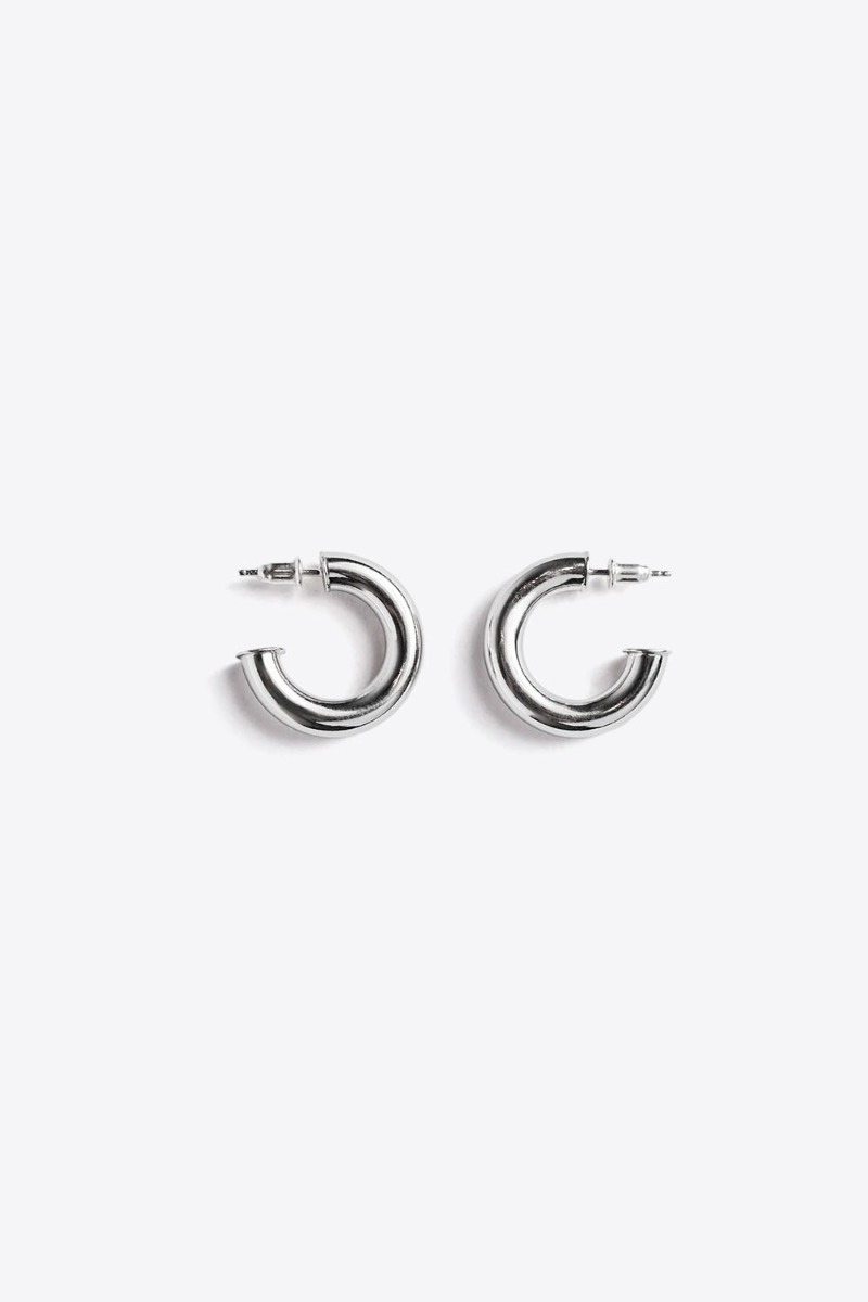 Boucles d'oreilles mini-cr&eacute;oles Mikuta en argent. Vue de face.