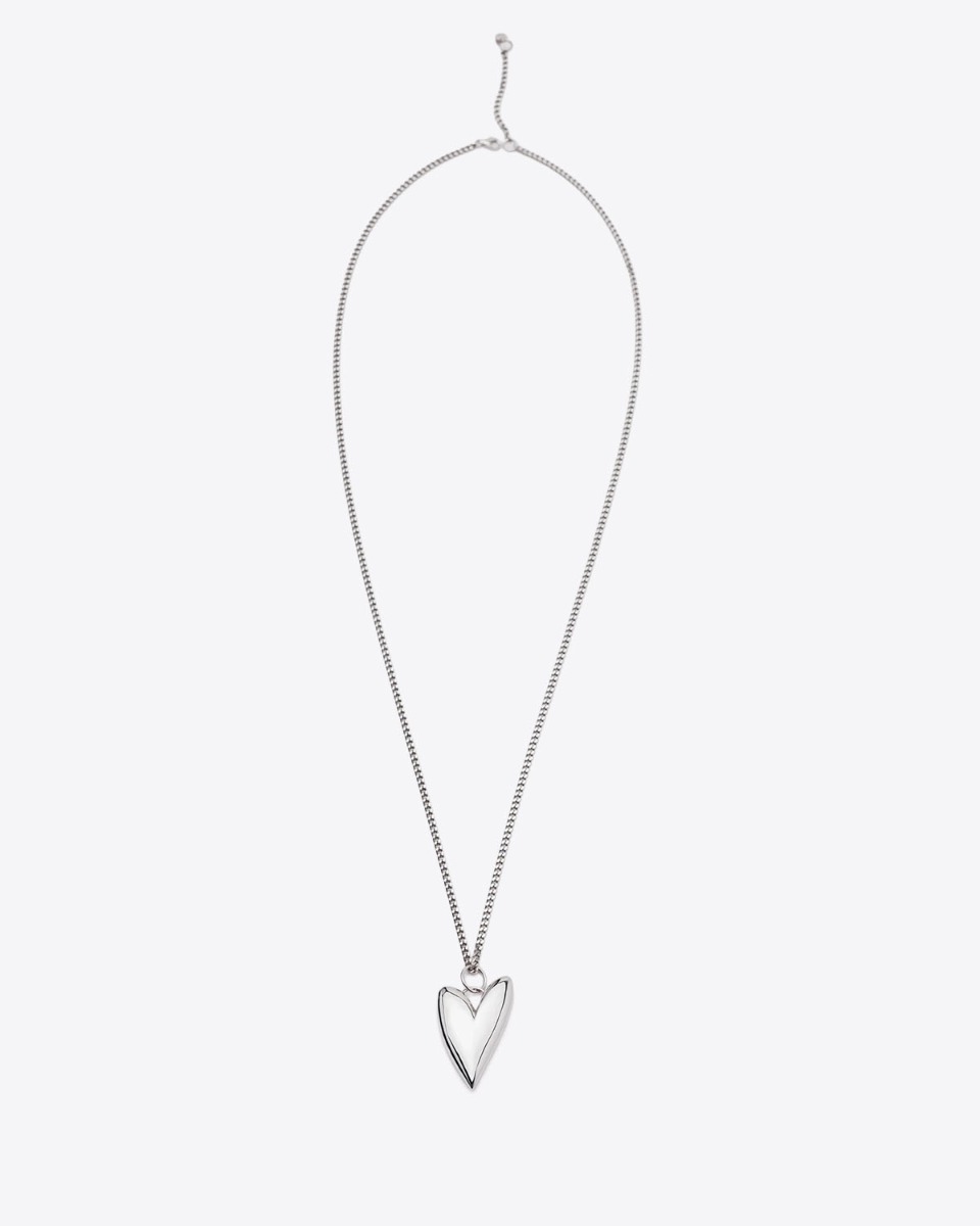 Collier long pendentif coeur Mikuta en argent sterling 925. D&eacute;tail de la cha&icirc;ne.