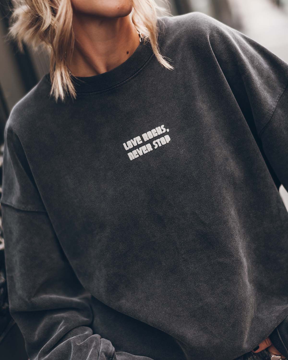 Mikuta Sweatshirt Love Rock Gris
