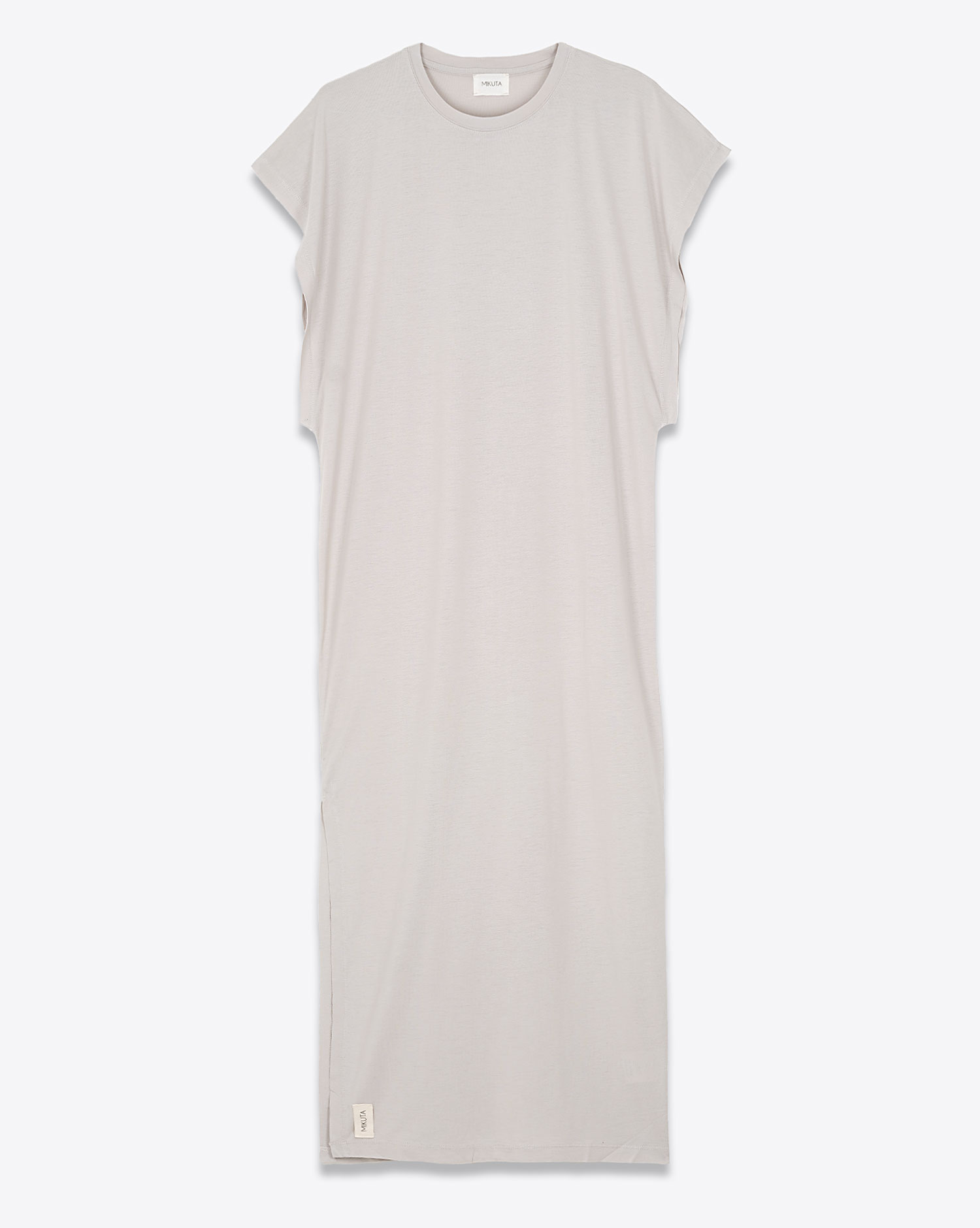 Robe longue manches chauve-souris fendue sur le côté en lyocell et coton gris clair Batwing Mikuta. Face.