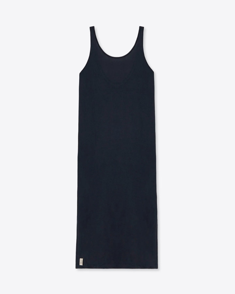 Robe longue dos nu Mikuta en jersey noir. Vue de face.