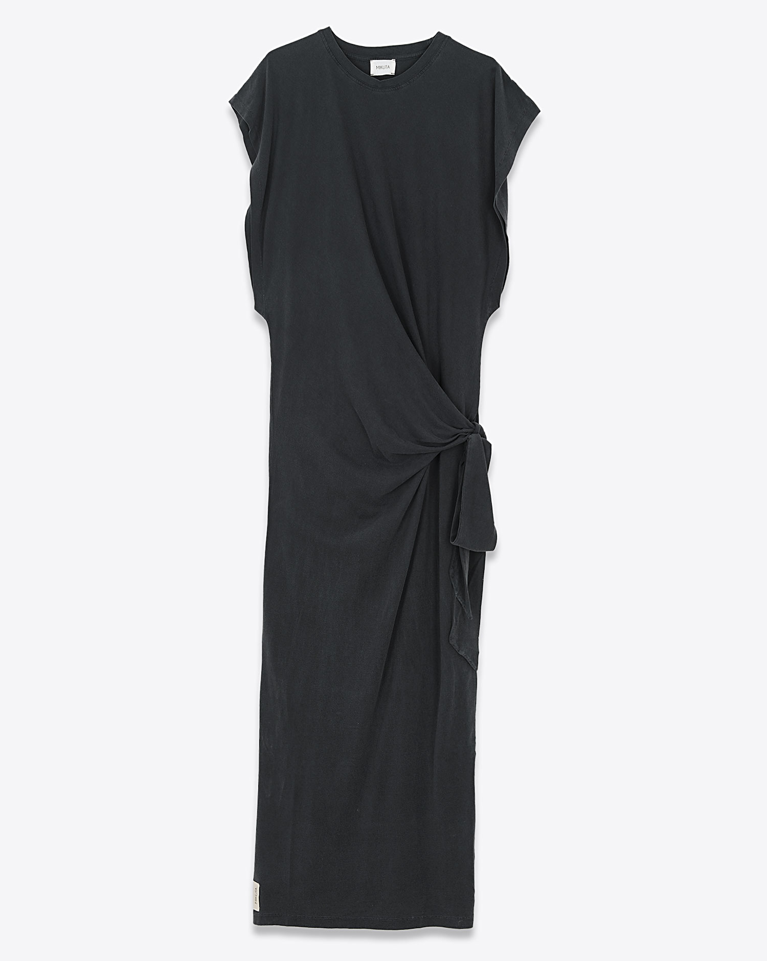 Robe longue manches chauve-souris à nouer à la taille ou sur le côté en Lyocell et coton fluide noire Mikuta. Face.