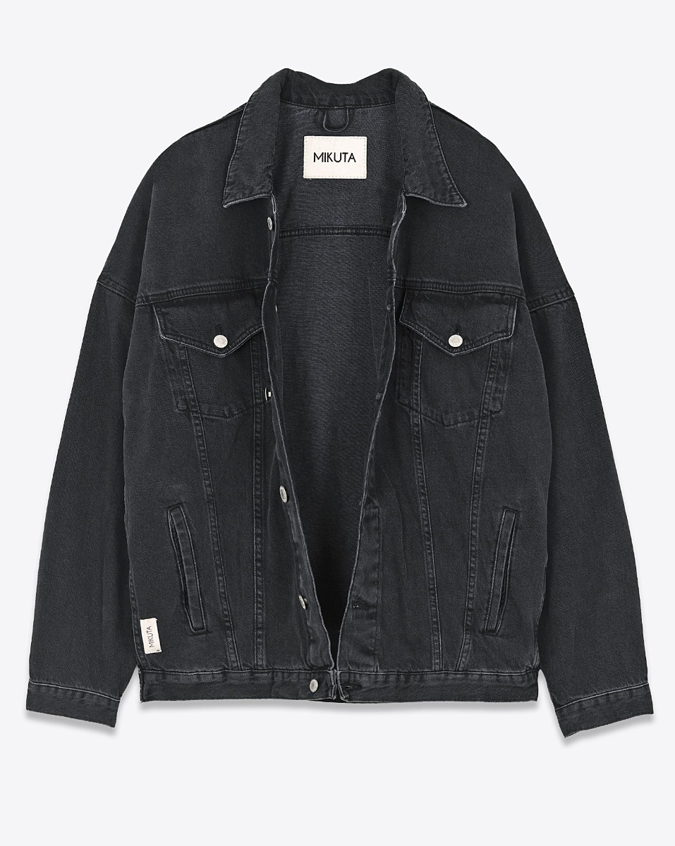 Veste en jean Oversized Mikuta noire. Vue de face ouverte.