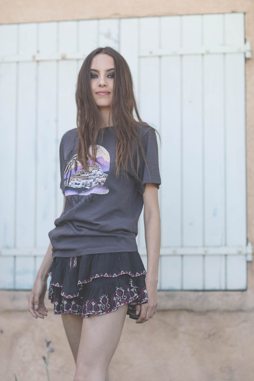 Tee-shirt manches courtes en coton noir délavé imprimé paysage Zewel Marant Etoile. détail imprimé Ibiza.