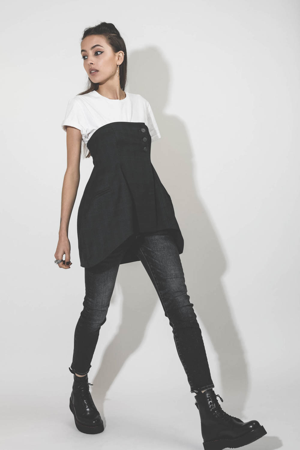 Bustier prince de Galles Francis Vautrait. Port&eacute; avec un jean skinny. 