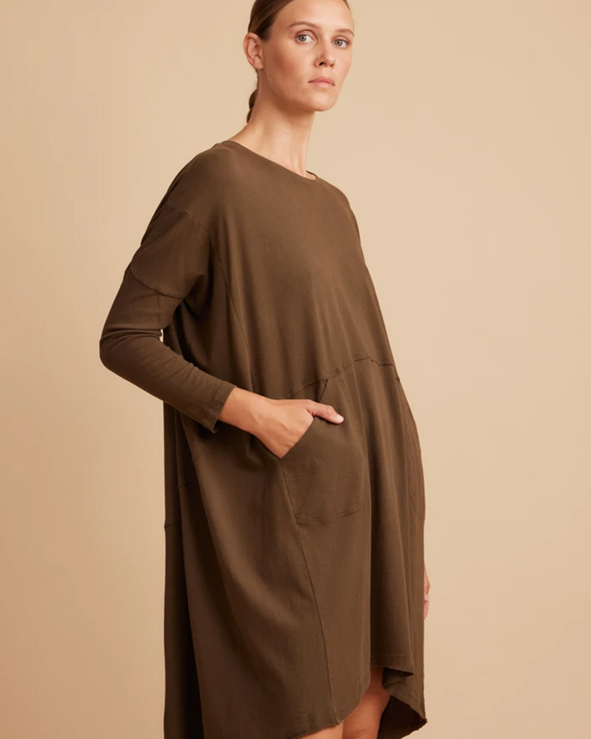 Image du produit Raquel Allegra Pré Collection Oversized Dress Forest - porté