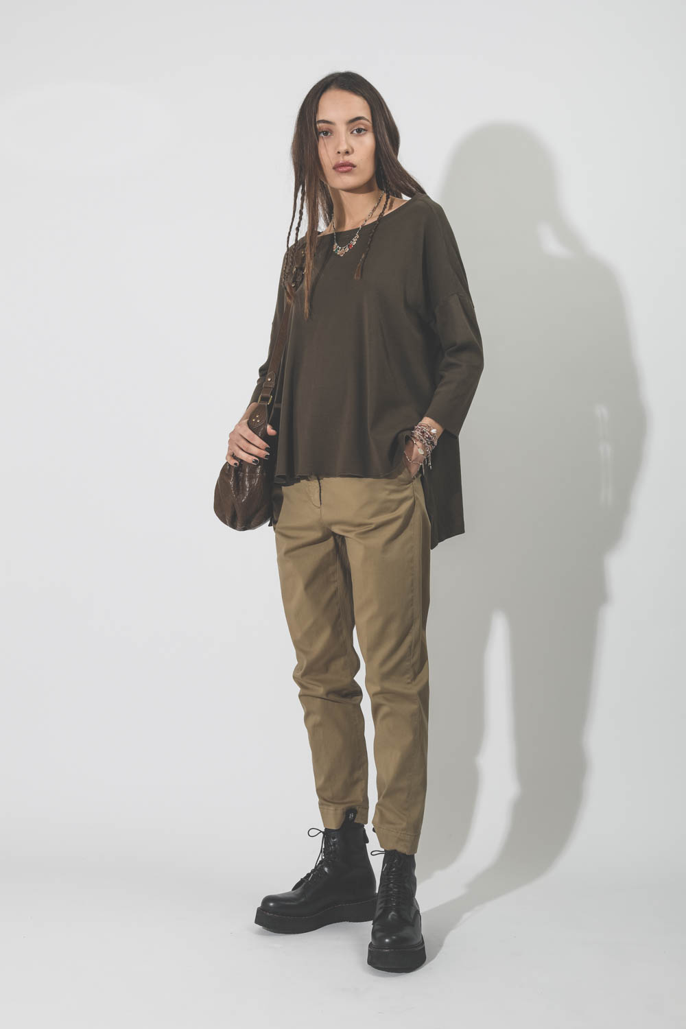 Pantalon en toile Matilda chino regular camel Nine In The Morning 