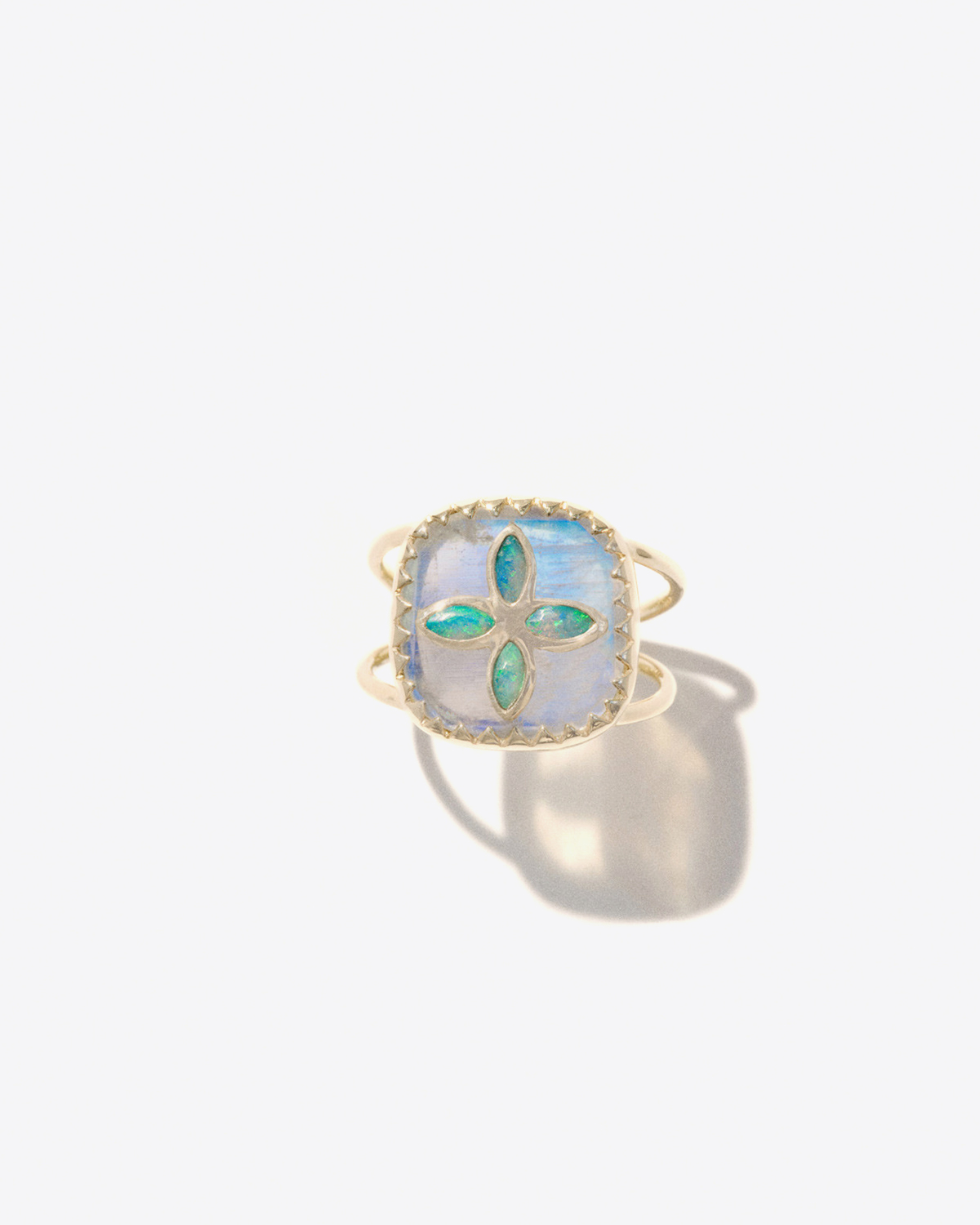 Produit Bowie N°2 ring Pascale Monvoisin Moonstone and 9-carat yellow gold. Face.