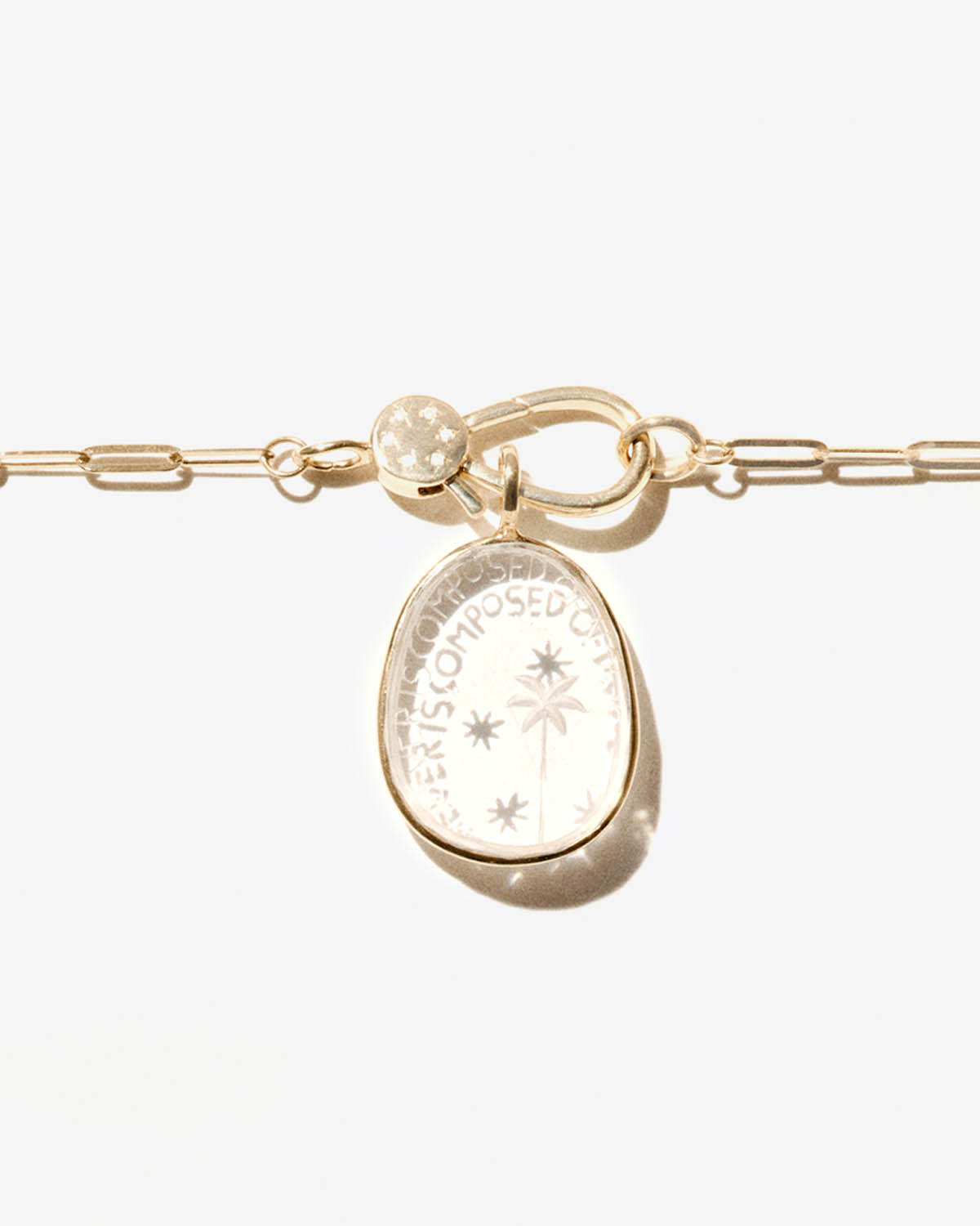 Collier Alba N°2 Pascale Monvoisin en or jaune avec pendentif cristal de roche gravé à la main. 