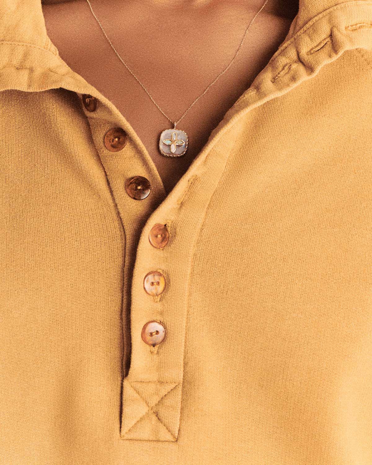 Produit Collier Bowie Pascale Monvoisin avec pendentif opale et pierre de lune. 