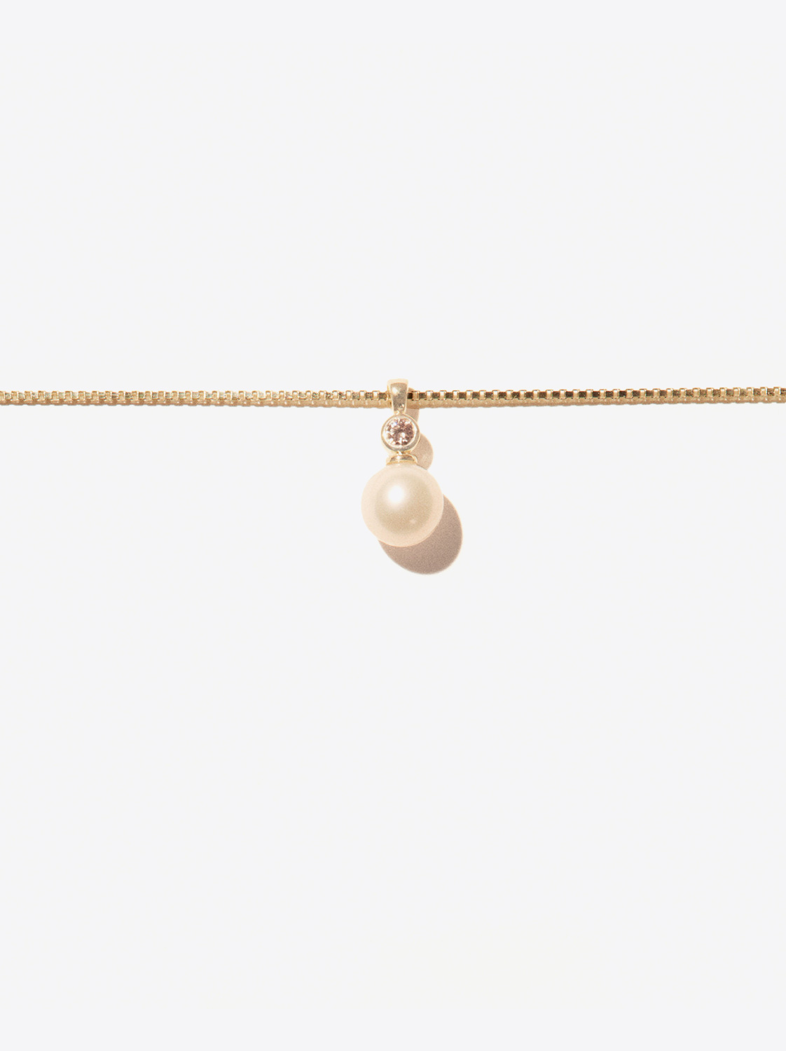 Collier avec pendentif perle Martha N°1 Pascale Monvoisin en or jaune. 