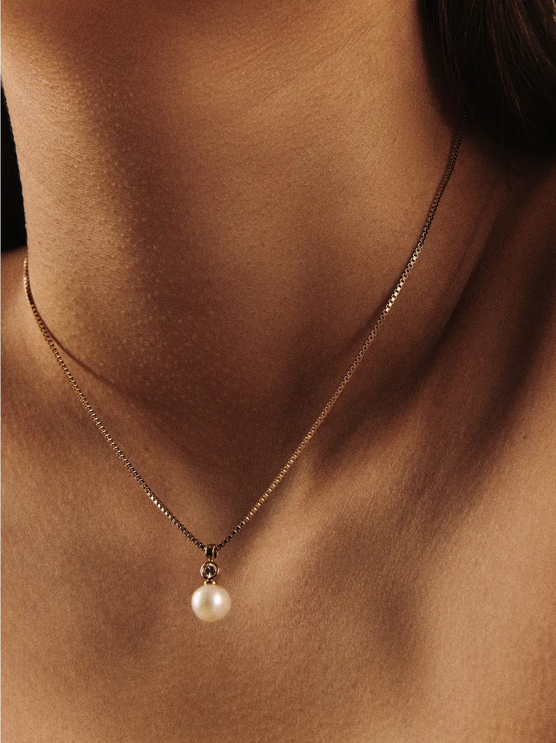 Collier avec pendentif perle Martha N°1 Pascale Monvoisin en or jaune. 