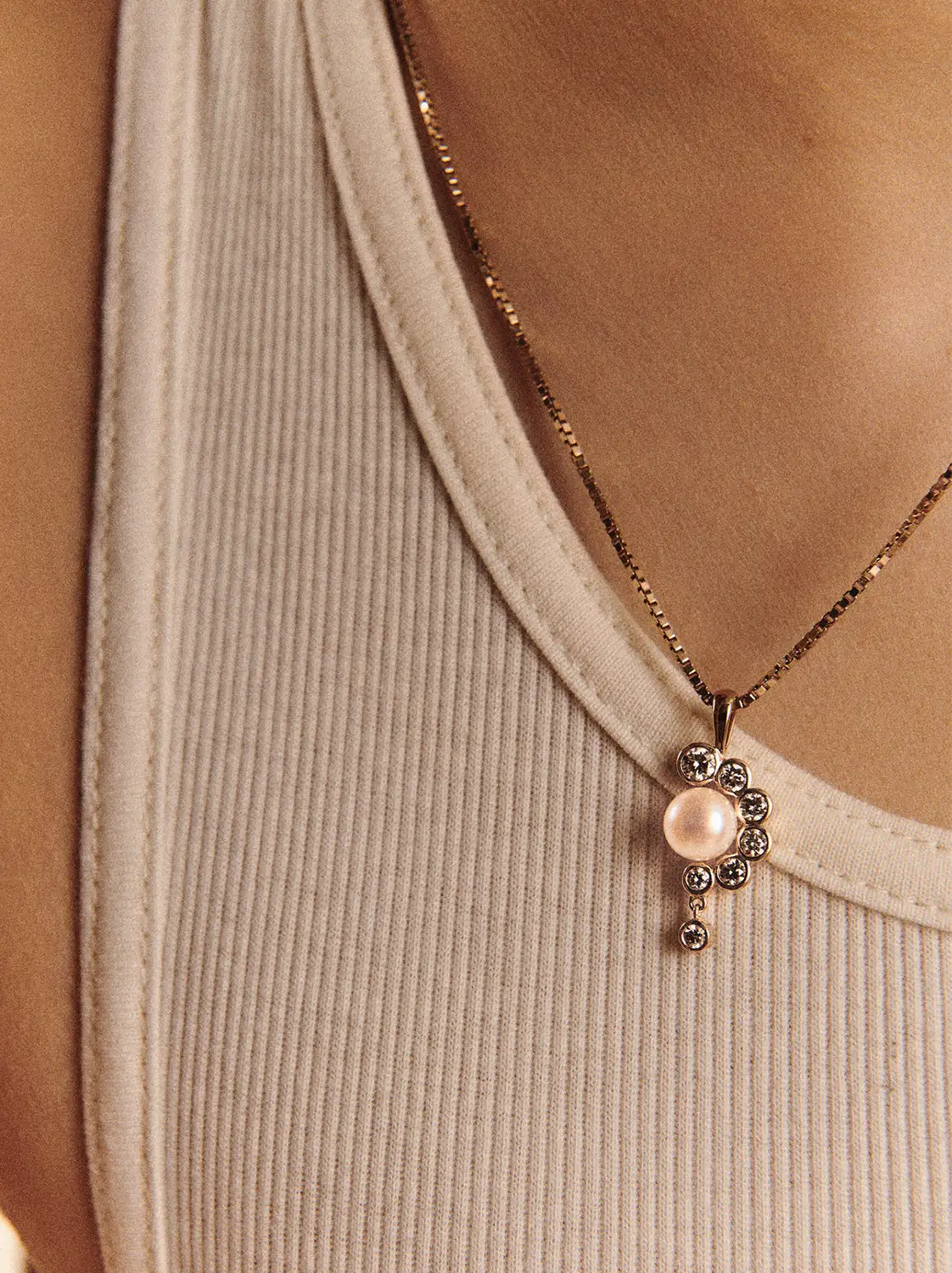 Collier avec pendentif Martha N°2 Pascale Monvoisin en or jaune. 