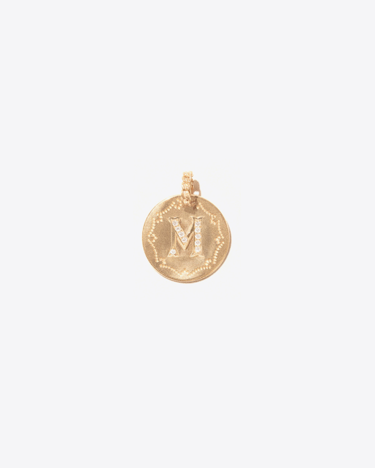 Produit Pendentif en or jaune pavé de diamants gravure M comme Maman Pascale Monvoisin.