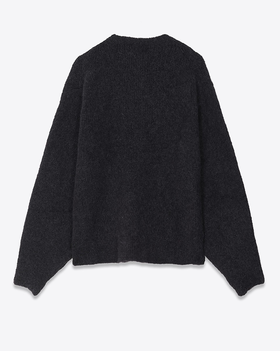 Pull oversize Mikuta en alpaga noir. Vue de dos.