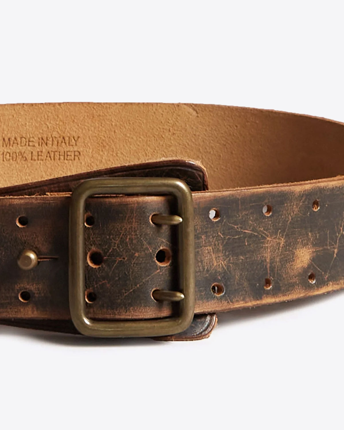 Ceinture en cuir marron esprit militaire r13. D&eacute;tail de la boucle.