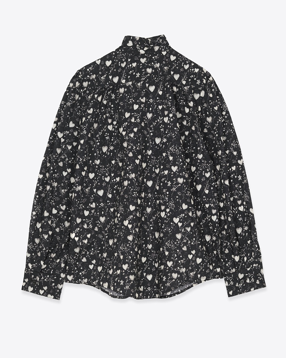 Chemise ajust&eacute;e lavalli&egrave;re R13 en voile de coton noir imprim&eacute; " petits coeurs " blancs. Vue de dos.