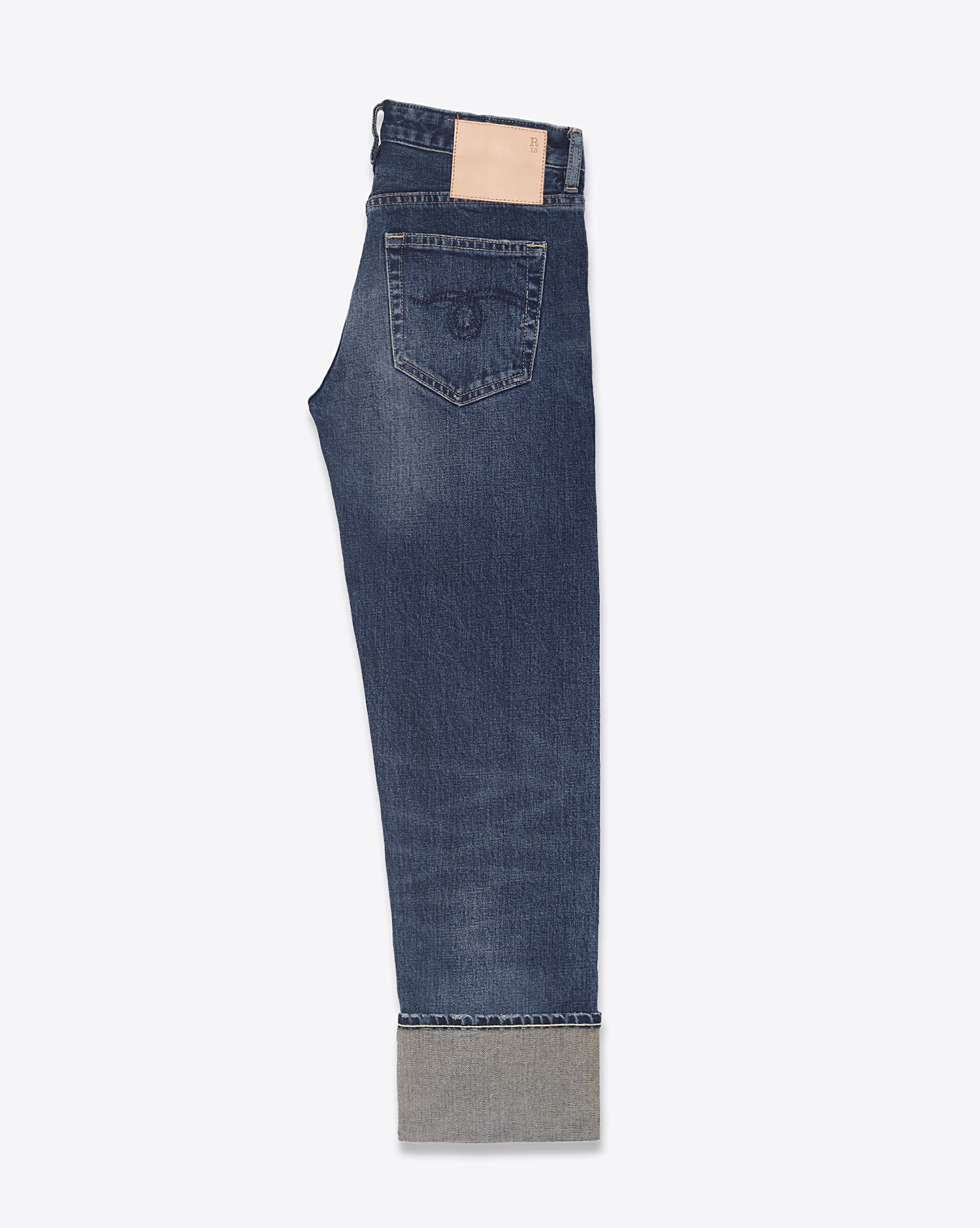 Produit Jean taille basse Boy Straight délavage bleu Winnett Selvedge blue R13 denim. Profil.