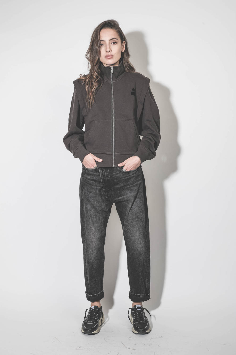 Jean croisé Crossover Kessair Black R13. Porté de face. 