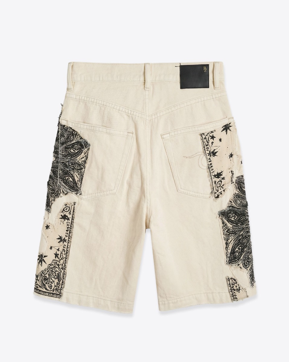 Short Relaxed bermuda R13 en denim blanc application Bandana. Vue de dos.