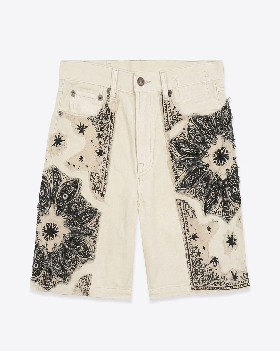 Short long Relaxed R13 en denim blanc application Bandana. Vue de face.