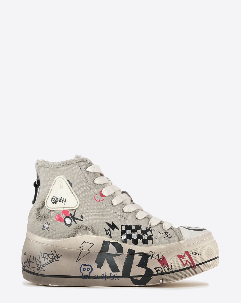 Sneakers compens&eacute;es Kurt R13 en toile grise customis&eacute;es. Vue de profil.