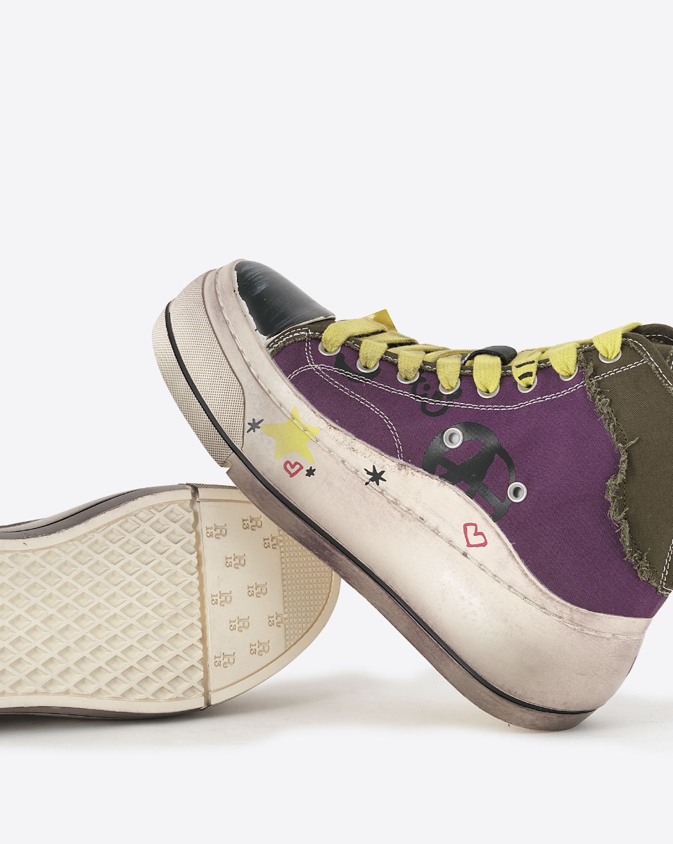 Sneakers Kurt R13 en toile kaki et violette customis&eacute;es. 