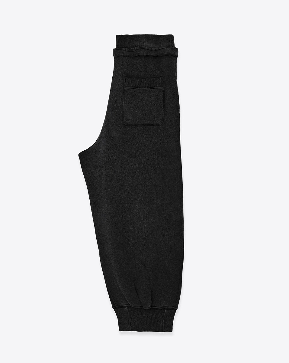 Pantalon de jogging court Deconstructed Cropped Sweatpant R13 en coton japonais noir. Vue de profil.