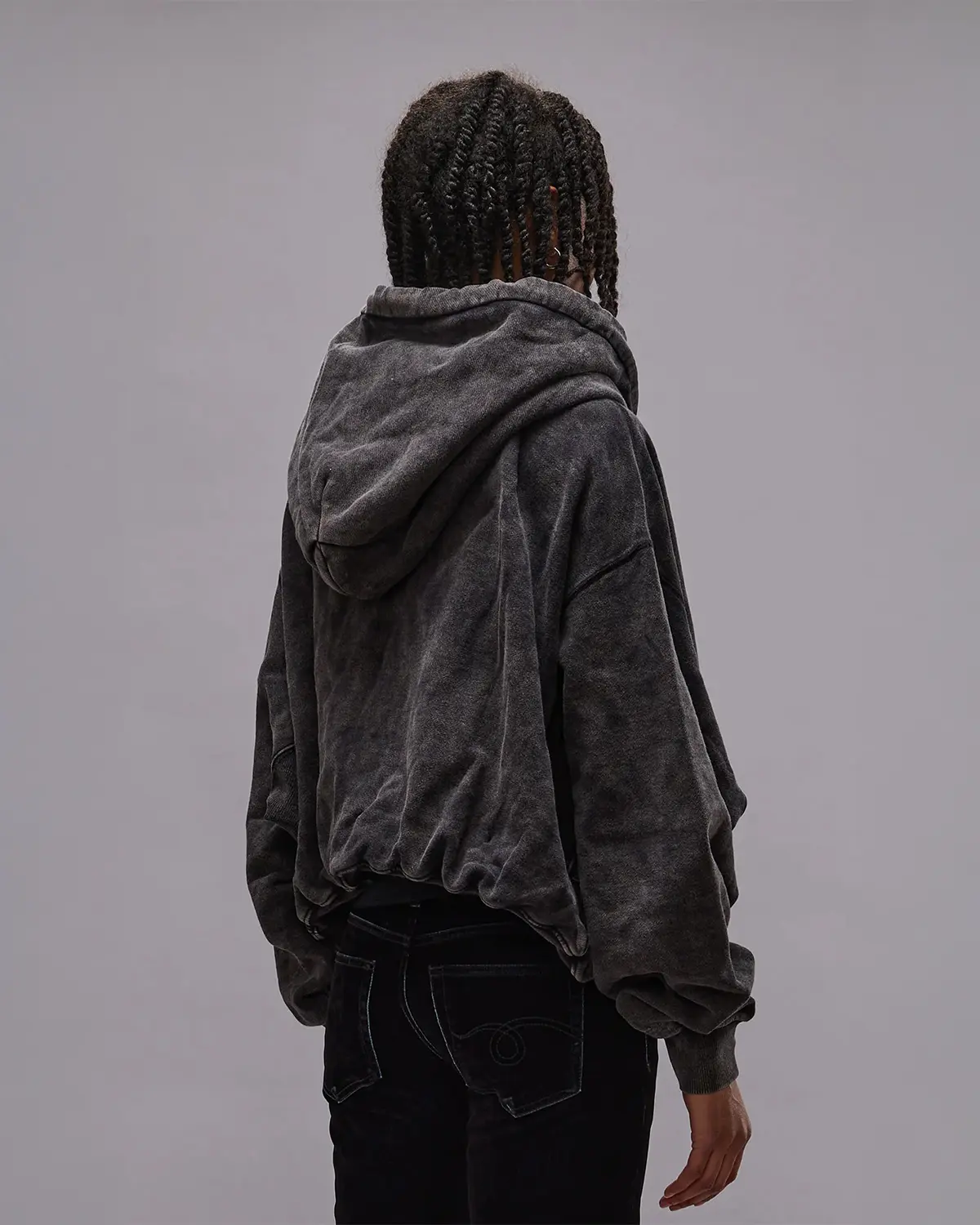 Veste sweat manches longues Balloon R13 en coton noir délavé. Vue dos.