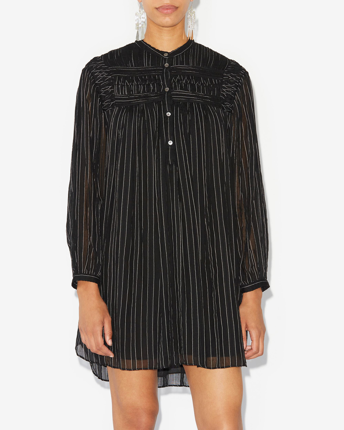 Robe courte manches longues coton rayé noir Leozi Isabel Marant Etoile. Porté sans ceinture.