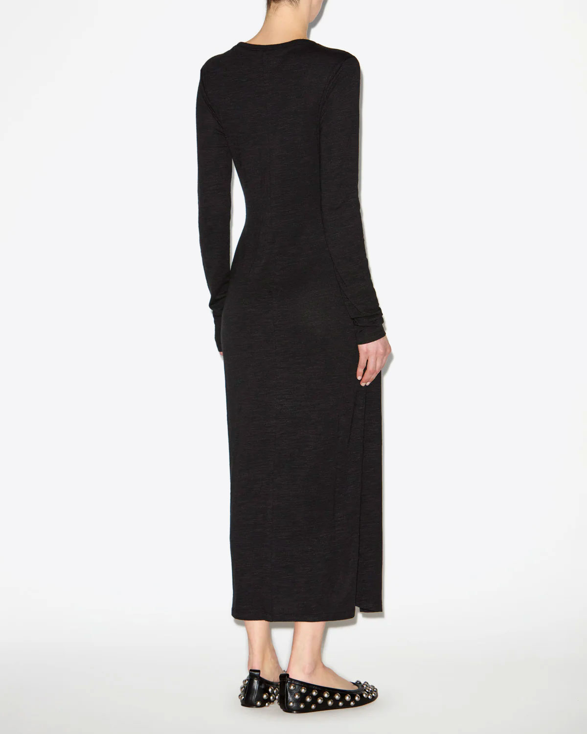 Robe longue manches longues en jersey drapé noir Lisy Isabel Marant Etoile. Porté de dos.
