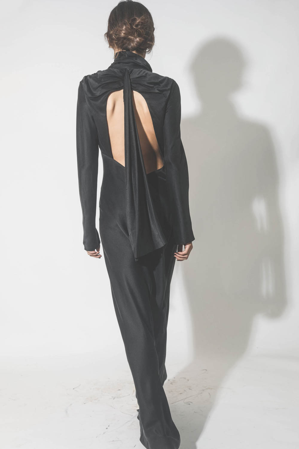 Robe longue en satin de soie dos nu Nathalie Vautrait.