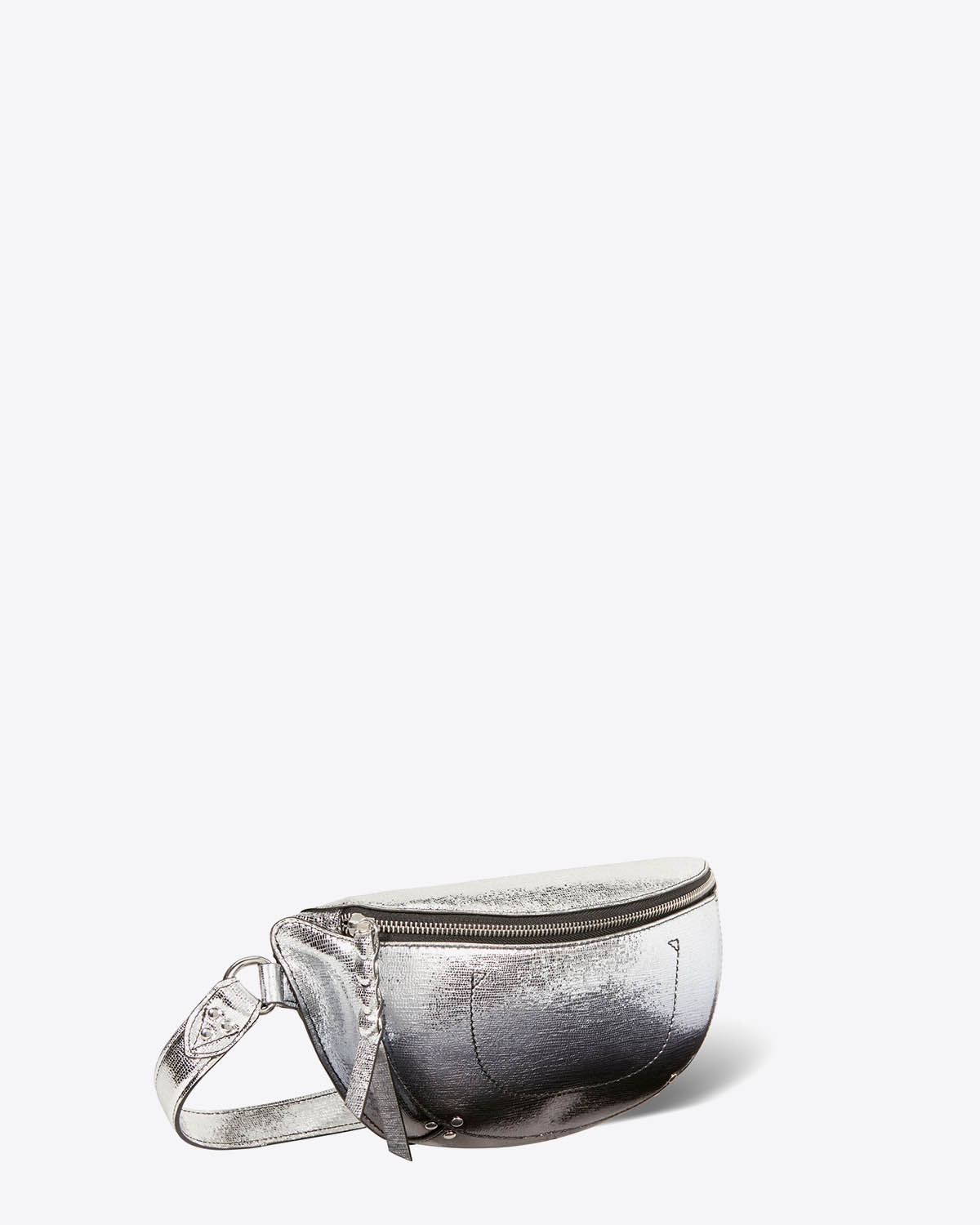 Sac banane Lino J&eacute;r&ocirc;me Dreyfuss en cuir de ch&egrave;vre lam&eacute; d&eacute;grad&eacute; noir. Profil.