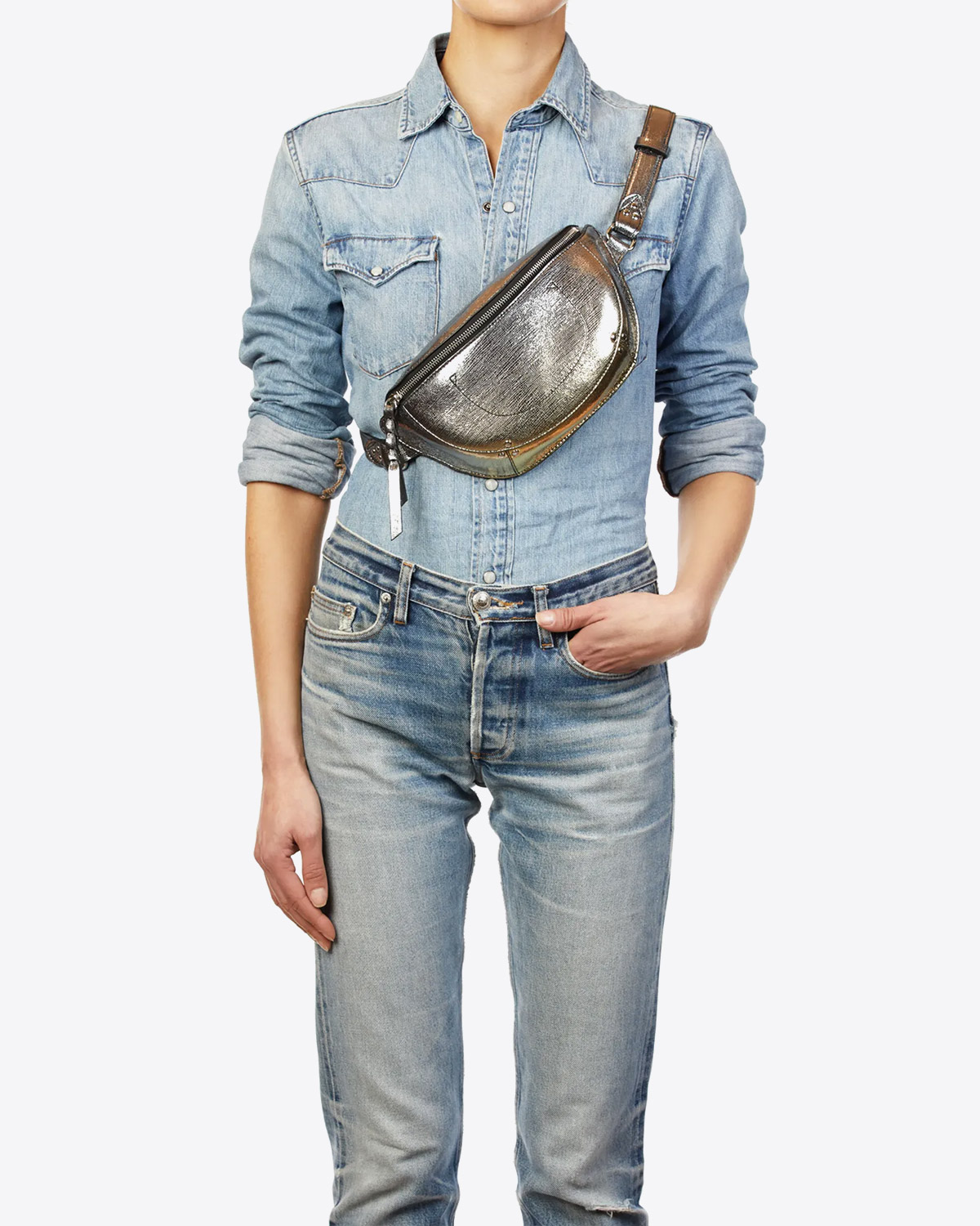 Sac banane Lino J&eacute;r&ocirc;me Dreyfuss en cuir de ch&egrave;vre lam&eacute; d&eacute;grad&eacute; or. Port&eacute; Crossover.