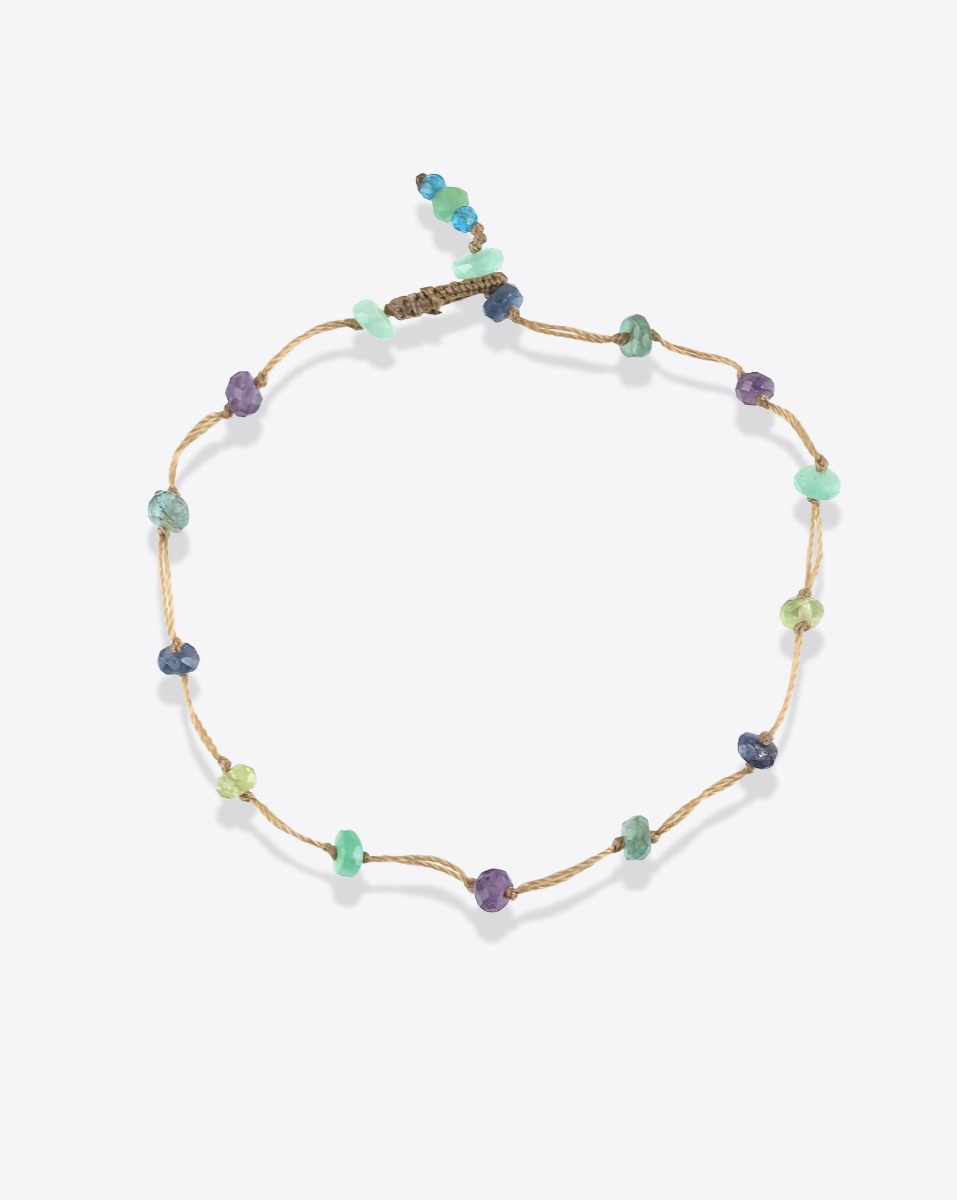 Bracelet T.Bee Fairy Sharing pierres semi-pr&eacute;cieuses et chrysoprase sur un fil r&eacute;sistant beige.