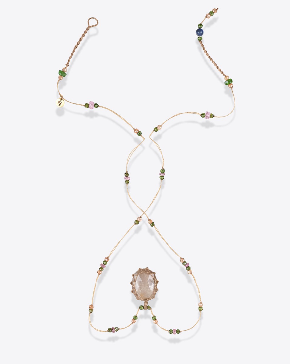 Collier court tib&eacute;tain Sharing corundum beige sur fil parsem&eacute; de pierres semi-pr&eacute;cieuses. Pi&egrave;ce unique. 