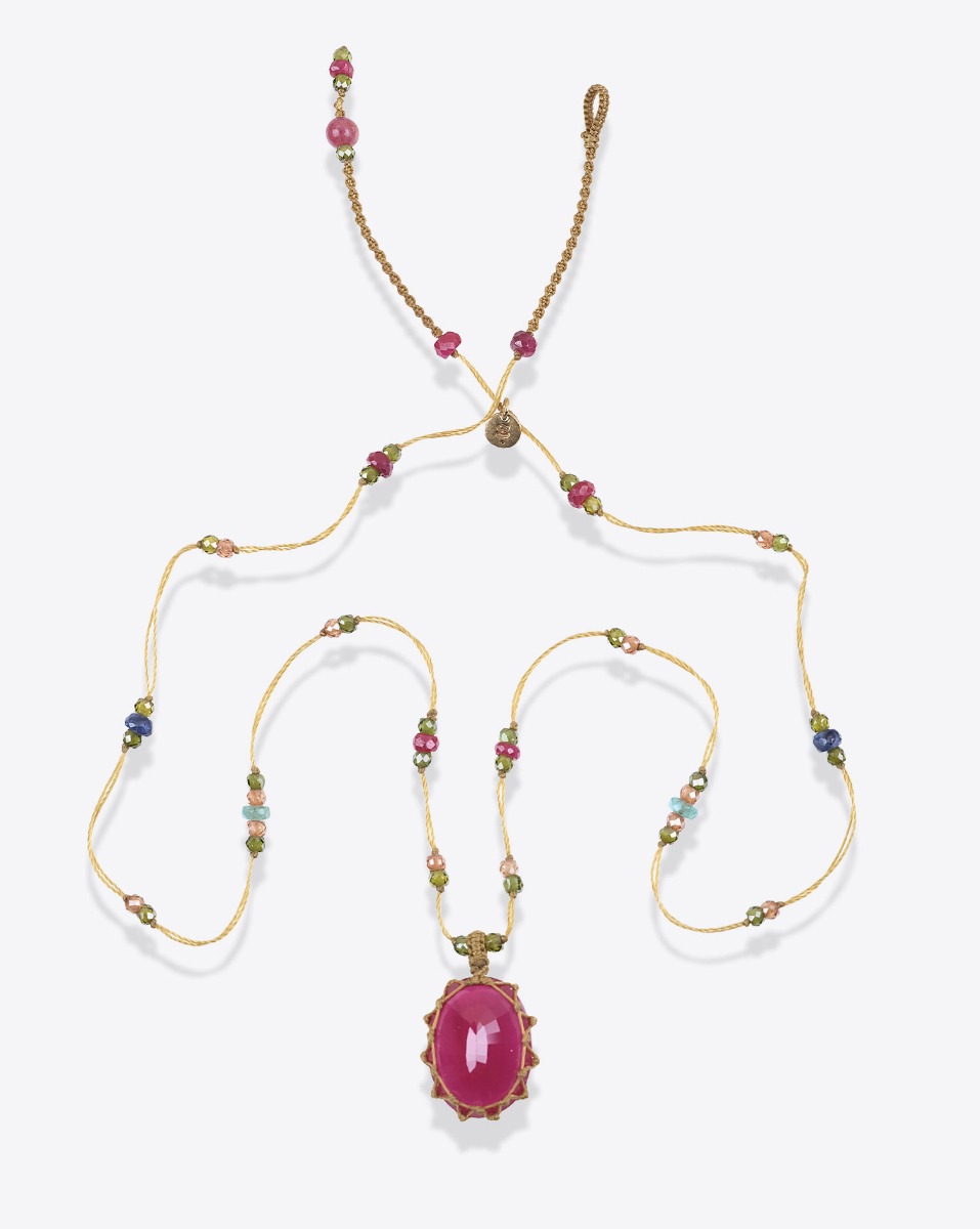 Collier court tib&eacute;tain rubis glass sur fil beige parsem&eacute; de pierres semi-pr&eacute;cieuses. Pi&egrave;ce unique.