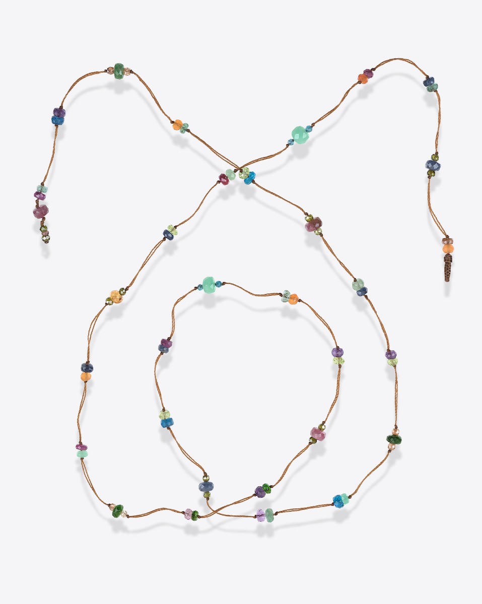 Collier long Laly Fairy Sharing sur fil tabac parsem&eacute; de pierres semi-pr&eacute;cieuses &agrave; porter en ras-de-cou doubl&eacute; ou bracelet multi-tours.