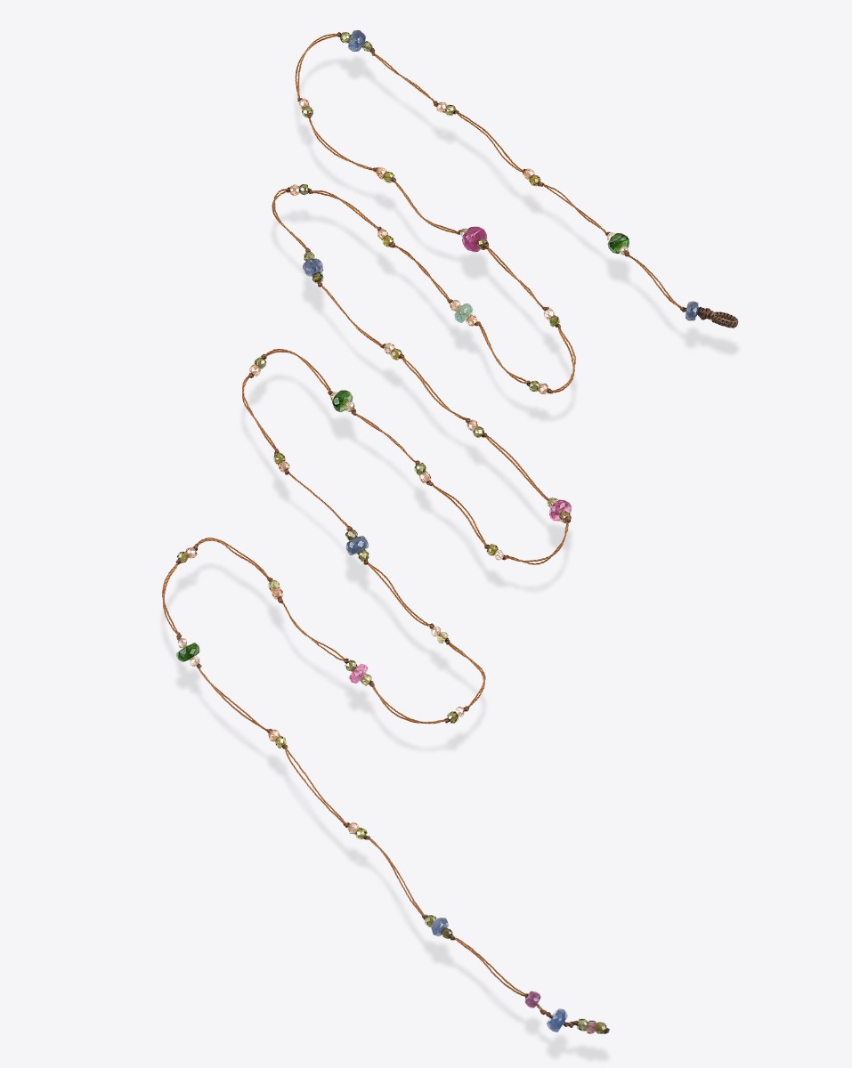 Collier long Laly Precious sur fils tabac parsem&eacute; de pierres semi-pr&eacute;cieuses &agrave; porter &eacute;galement en ras-de-cou doubl&eacute; ou bracelet multi-tours.